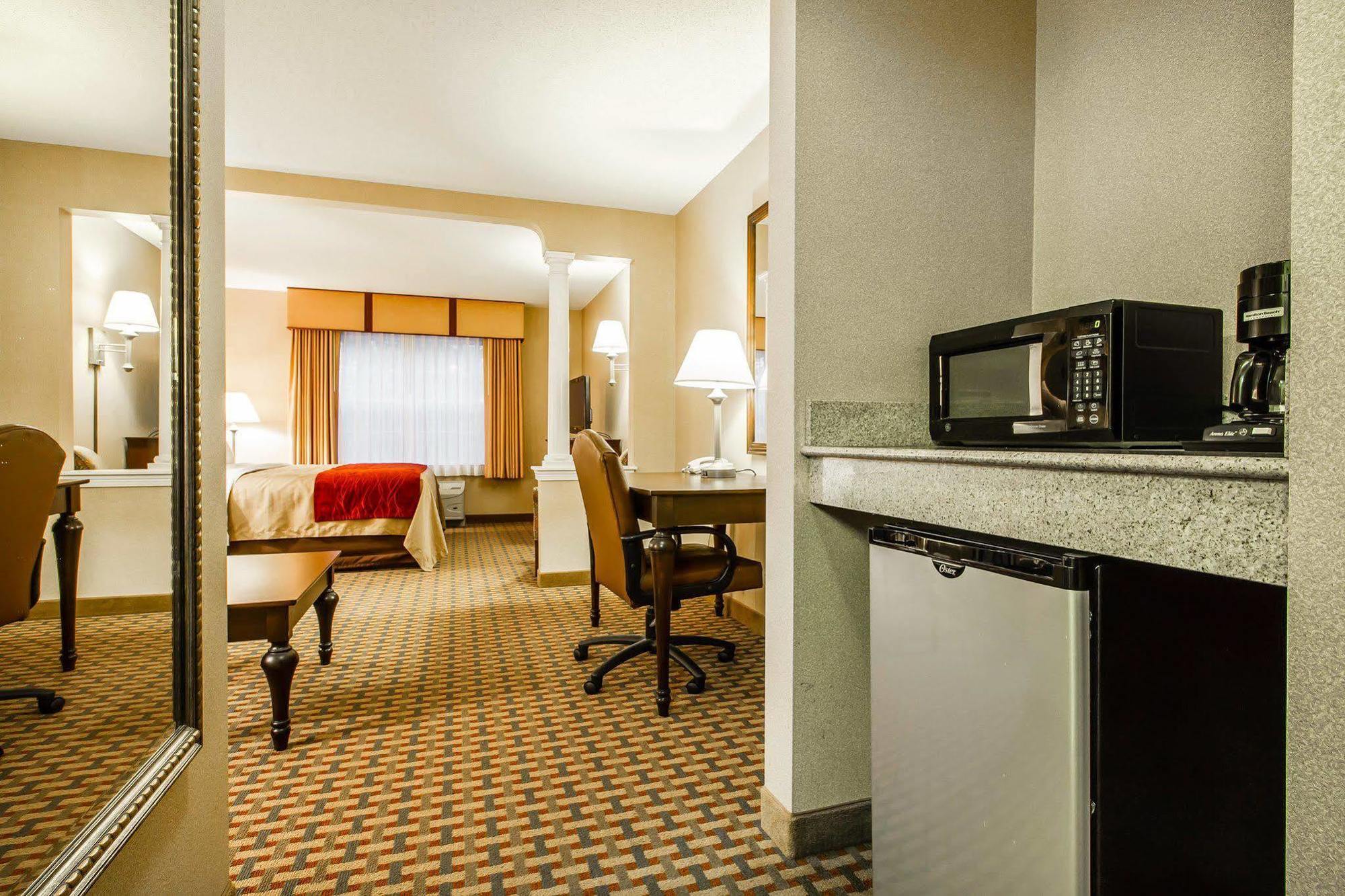 Comfort Inn & Suites Scarborough-Portland Екстериор снимка