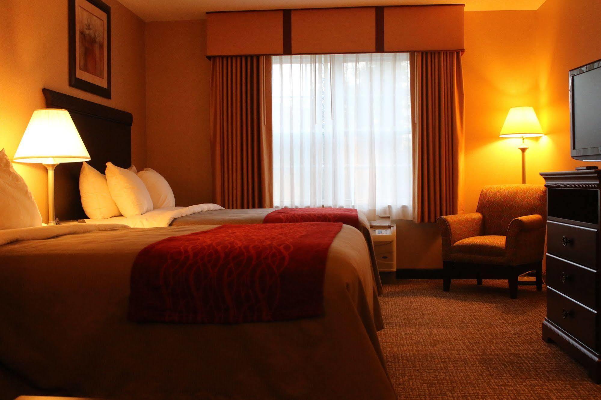 Comfort Inn & Suites Scarborough-Portland Екстериор снимка