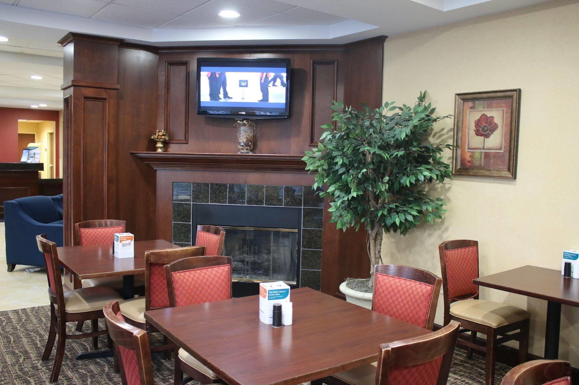 Comfort Inn & Suites Scarborough-Portland Екстериор снимка